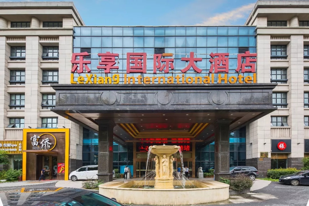 1.webp (2).jpg 1.webp (2).jpg